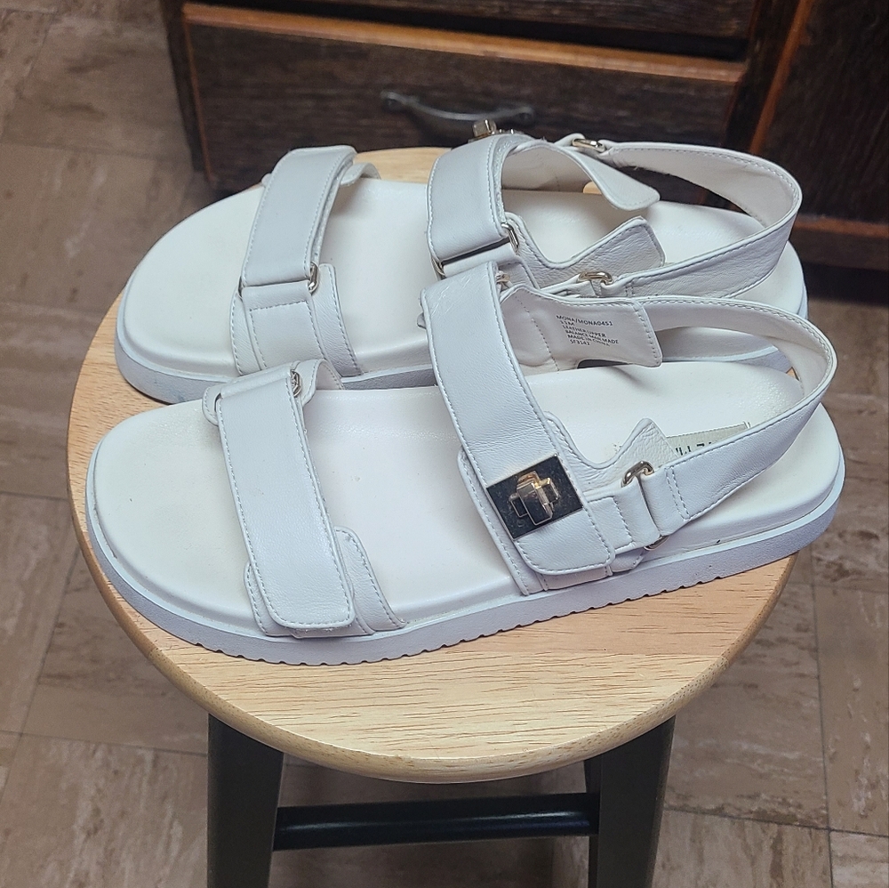 Sandals - Picture 2 of 3